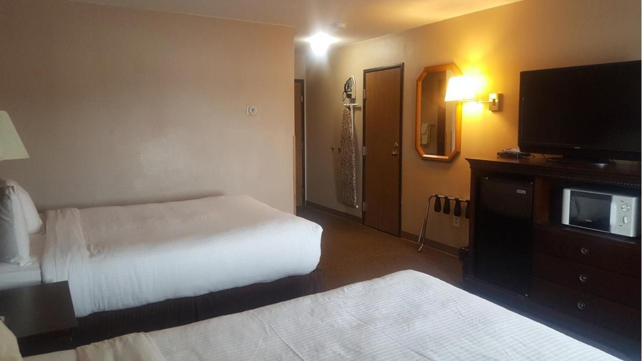 Crookston Inn & Convention Center Dış mekan fotoğraf