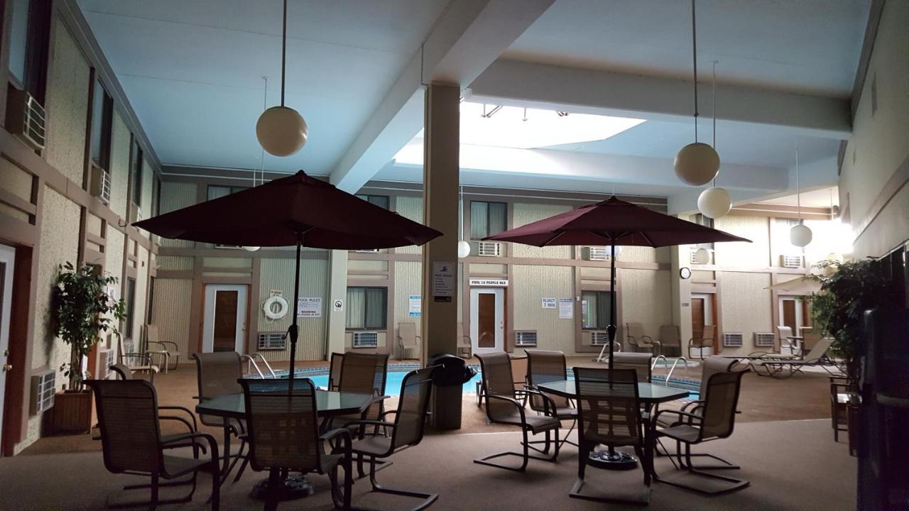 Crookston Inn & Convention Center Dış mekan fotoğraf